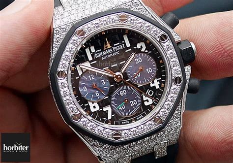 The Audemars Piguet Royal Oak Offshore LadyCat watch hands